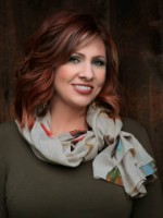 Leisha Garrett, Hair stylist, Rodan + Fields Executive SkinCare Consultant