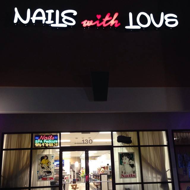 Nails with Love LV